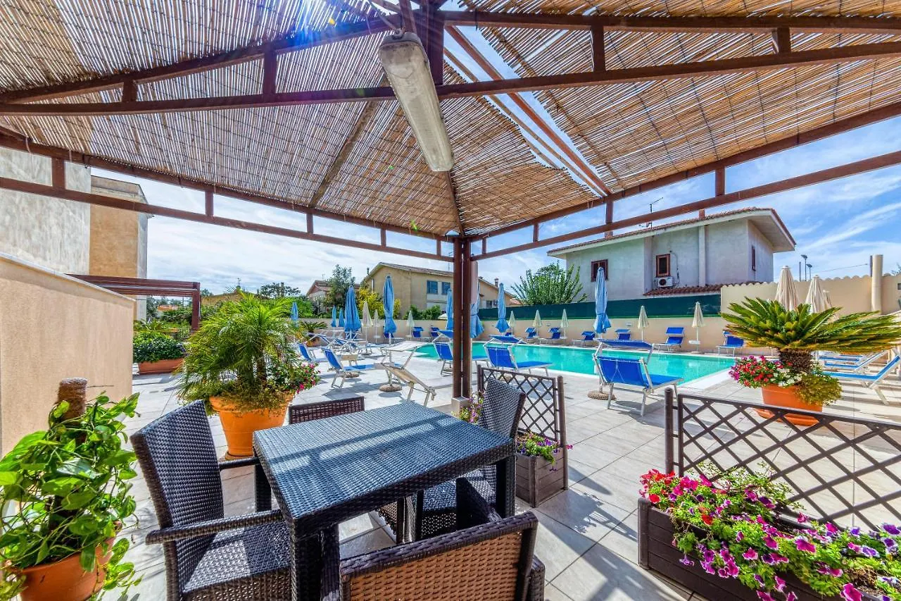 Hotel Le Torri Arborea 4*,