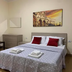  Alojamento de Acomodação e Pequeno-almoço Chowdhury House Itália