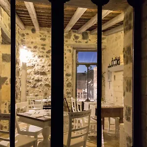La Petite Maison Hotel