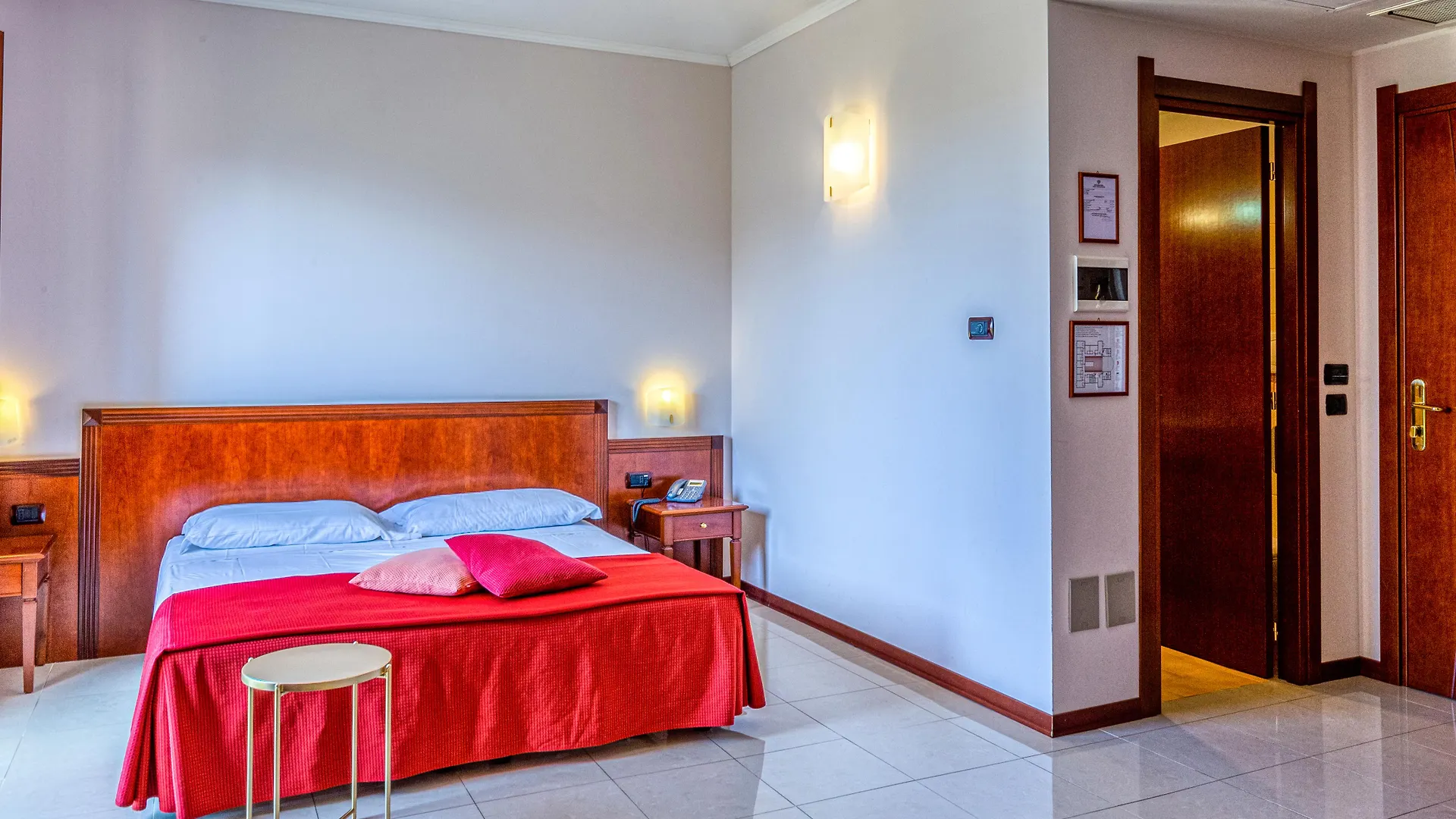 Hotel Le Torri Arborea 4*,