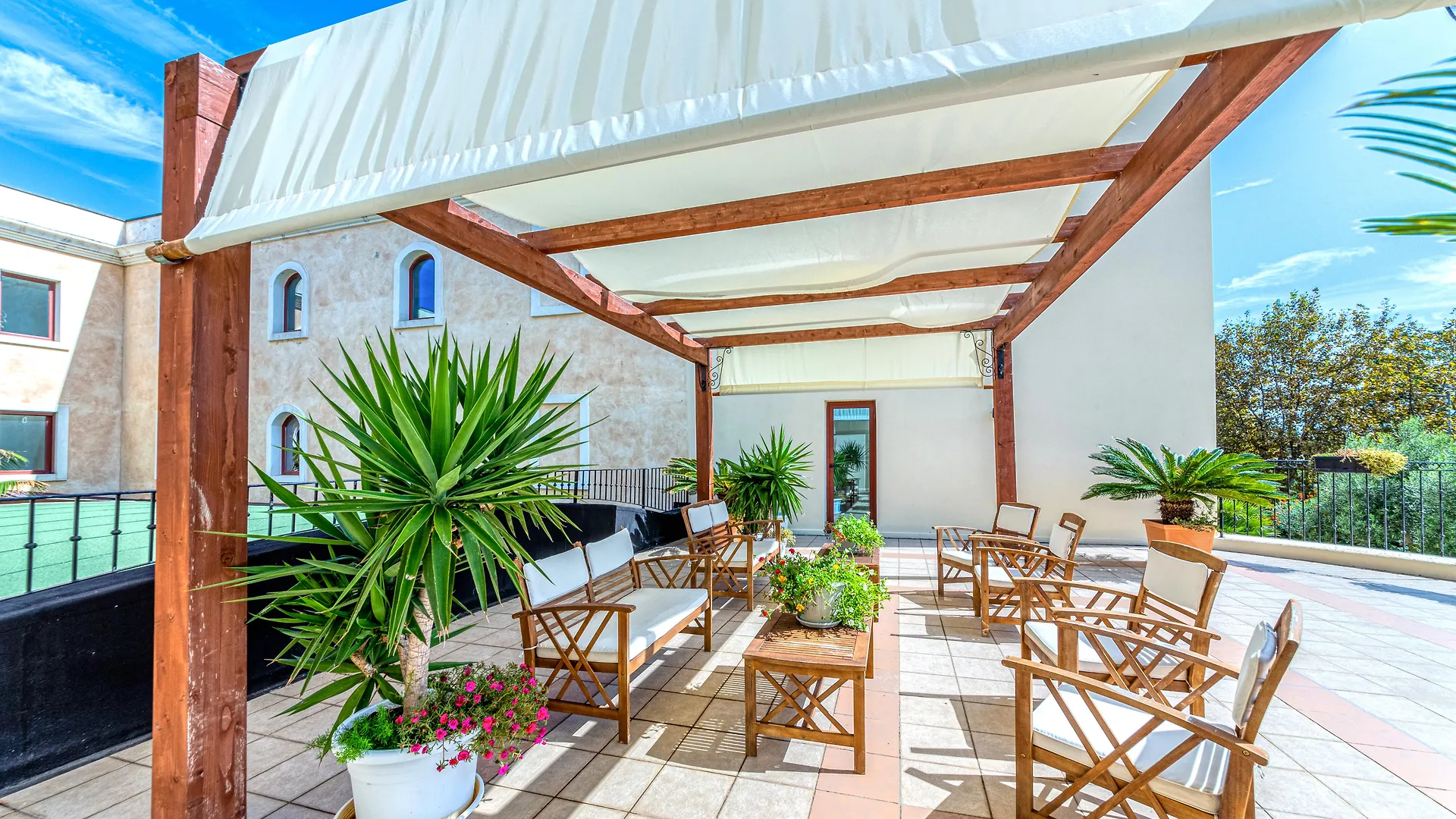 Hotel Le Torri Arborea 4*,